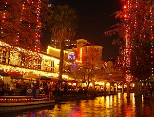 Riverwalk Christmas 05-2