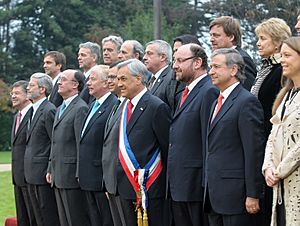 Sebastián Piñera, Fotografía Oficial junto a su gabinete ministerial (3)
