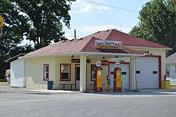Former Shell gas station on State Road 18