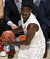 20170329 MCDAAG Deandre Ayton on the wing (cropped)