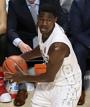 20170329 MCDAAG Deandre Ayton on the wing (cropped)