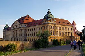 7.7.16 5 Loucký klášter Znojmo 24 (27900655810)