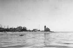 Alki Point Lighthouse, July 1944, ca. 1943 - ca. 1953 - NARA - 298181