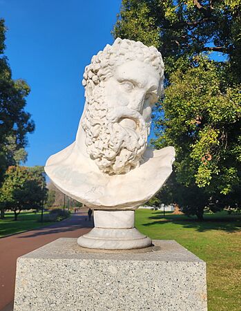 Farnex Hercules, Queen Victoria Gardens