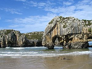 Playa-cuevas-del-mar