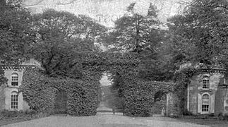 Redburn Gate, Eglinton Castle, Irvine, 1906