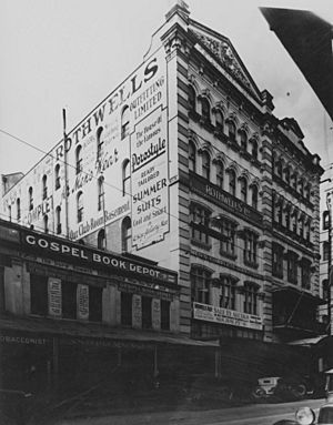 StateLibQld 1 394333 View of stores on Edward Street, Brisbane, 1934