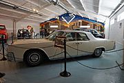 Vintage Grill & Car Museum May 2017 08 (Lyndon B. Johnson's 1964 Lincoln Continental convertible)