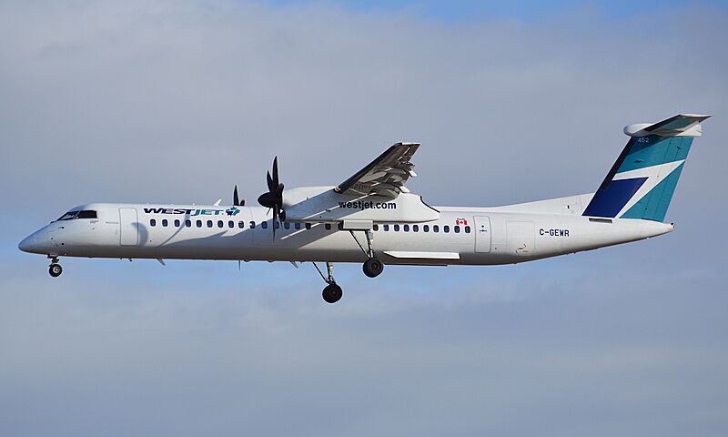 WestJetEncoreDash8-Q400C-GEWR YYCNovember2018