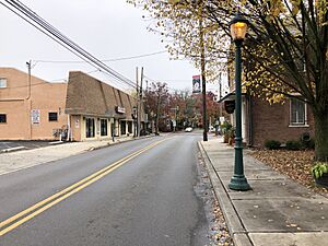 2022-10-26 11 08 15 View southwest along Walnut Street at Second Street in North Wales, Montgomery County, Pennsylvania