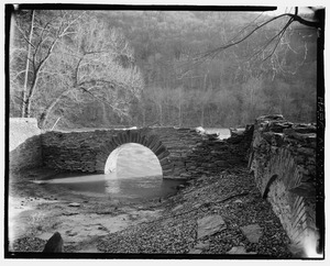 COTTON-FLOUR MILL, INTERIOR VIEW FROM NORTH - Virginius Island Waterpowered Mill Complex, North bank of Shenandoah River 0.5 mile from confluence with Potomac River, Harpers HAER WVA,19-HARF,34-11