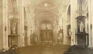Interior of the Cathedral of León (NIcaragua) in 1927