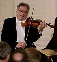 ItzhakPerlmanWhitehouse2