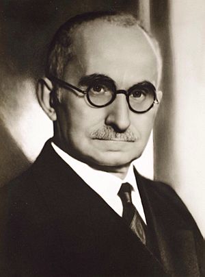 Luigi Einaudi official portrait.jpg