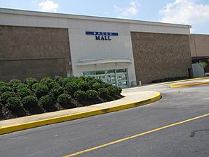 Macon Mall entrance facing Mercer University Drive.jpg