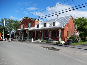Magasin général Le Brun 03