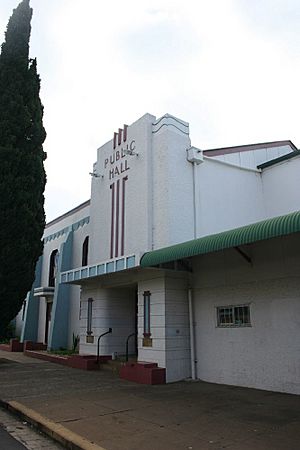 Murgon Civic Centre (2008).jpg