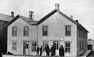 Pioneer Hotel in Lake Park, Iowa (1902)