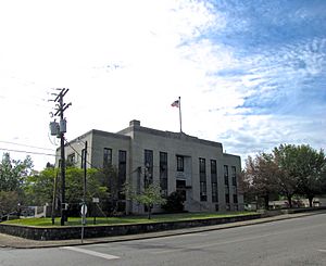 Polk County Courthouse in Benton