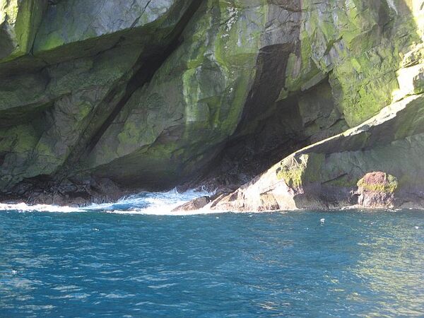 Sea cave, Boreray - geograph.org.uk - 1438705