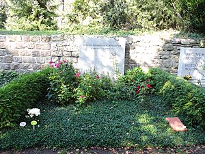 Waldfriedhofdahlelm ehrengrab Weizsäcker, Richard von