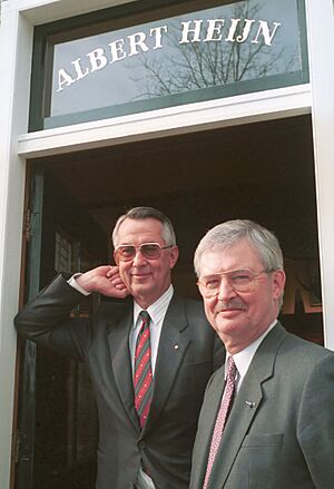 Albert en Gerrit-Jan voor het AH Museum aan de Zaanse Schans.jpg