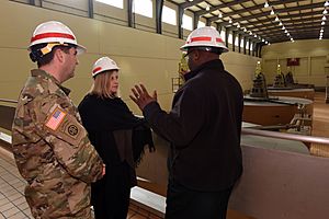 Corps of Engineers works on relationship building with Nashville mayor 160114-A-EO110-016