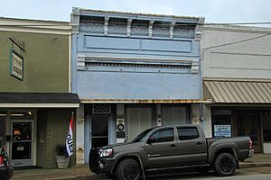 Early bank building crockett tx
