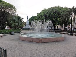 Fountain at Plaza Munoz Rivera looking East in Barrio Segundo, Ponce, Puerto Rico (DSC01739).jpg