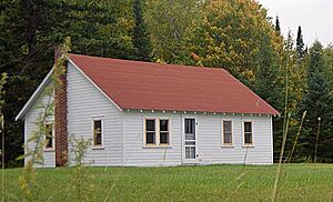 Hoist Bay Resort cabin