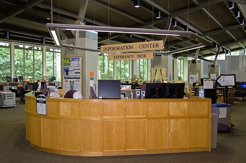 Holman Library interior (2)