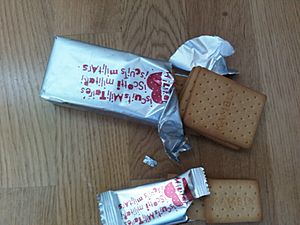 Militärbiscuit gross klein offen