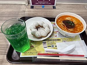 Mister Donut Sìchuān dàndār miàn, meron soda and pon de Kirakira White