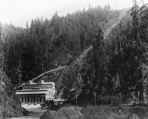 OVERVIEW OF POWERHOUSE AND PENSTOCKS, LOOKING SOUTH, Print No. 368, 1904 - Electron Hydroelectric Project, Along Puyallup River, Electron, Pierce County, WA HAER WASH,27-ELEC,1-89-crop