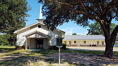 Pennington Baptist Church, with marker