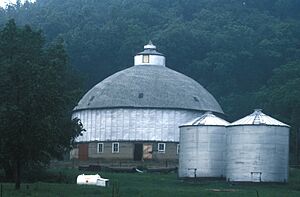 ROUND BARN, MILLVILLE TOWNSHIP
