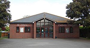 St John the Evangelist's RC Church, South Place, Lee-on-the-Solent (May 2019) (4)
