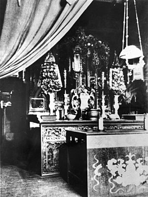 StateLibQld 2 51944 Interior of the Joss House in Atherton, 1929