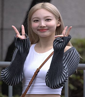 220701 Nayeon(나연) of Twice MusicBank Fancam.jpg