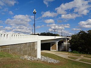 Broad Avenue Memorial Bridge, South face b