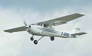 Cessna 150M (cropped).jpg