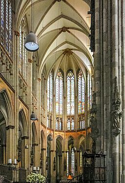 Cologne Cathedral interior b
