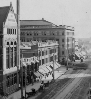 East side of Broadway looking south past 3rd St, c.1903-4. From left to right 1888 City Hall, Rindge Block at NE corner of 3rd, Bradbury Building