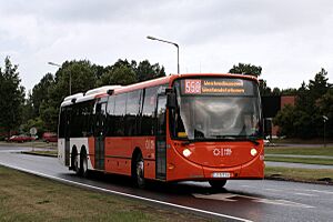 HelB bus on core HRT bus line in Otaniemi, Espoo