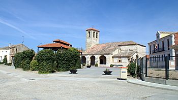 Iglesia y ayuntamiento de Marzales
