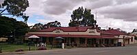 Magpie & Stump Hotel, Mintaro cropped