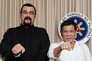 President Rodrigo Roa Duterte does his signature pose with actor Steven Seagal who met with the President in Malacañan Palace on October 12, 2017 (RODRIGUEZ5)
