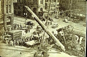 Seattle - Reinstallation of Pioneer Square totem pole, 1940