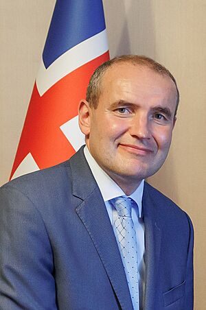 Srečanje predsednika vlade Roberta Goloba s predsednikom Islandije Gudnijem Thorlaciusom Johannessonom (52320651324) (cropped).jpg