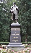 Statue of Joseph Joffre Chantilly FRA 001